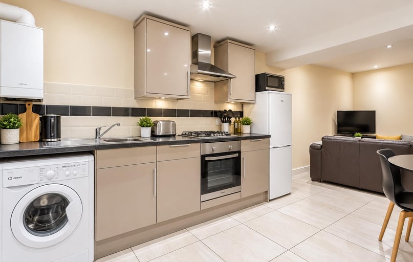 Richmond Road, Plasnewydd, Cardiff - Image 1